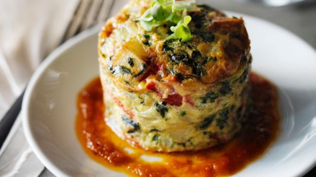 petits-flans-aux-tomates-pommes-de-terre-et-herbes