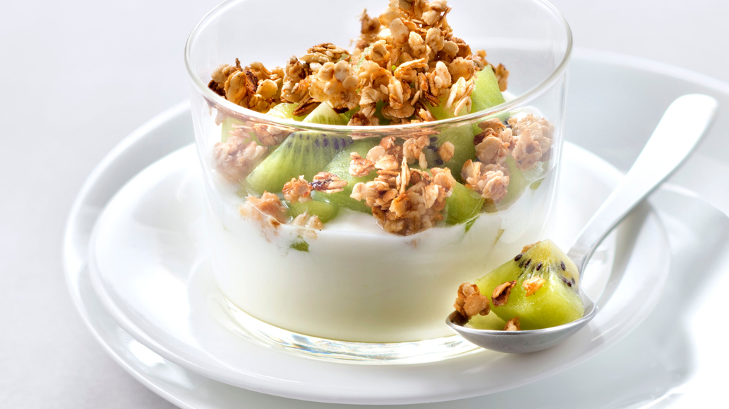 yaourt-au-granola-et-kiwi