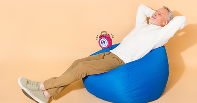 homme faisant une sieste