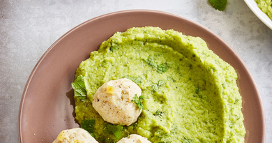 boulettes-de-poulet-vapeur-purée-de-petits-pois-et-menthe