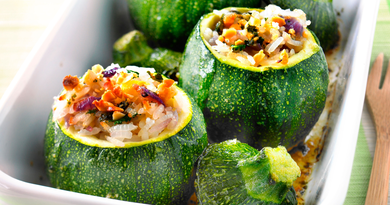 courgettes-rondes-farcies-au-riz-thaï-aux-cacahuètes-et-à-la-coriandre