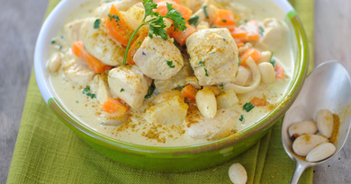 curry-de-poulet-aux-amandes-et-à-lananas