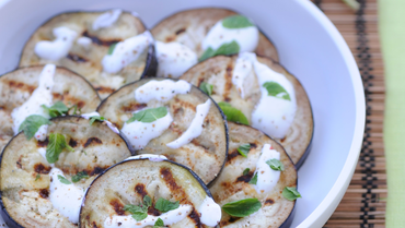 aubergines-grillées-au-yaourt-et-à-la-menthe