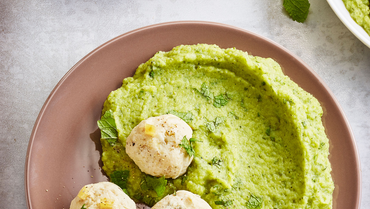 boulettes-de-poulet-vapeur-purée-de-petits-pois-et-menthe