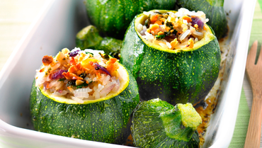courgettes-rondes-farcies-au-riz-thaï-aux-cacahuètes-et-à-la-coriandre