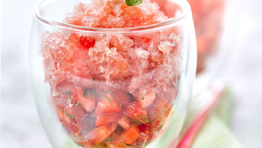 tartare-de-fraises-à-la-menthe-et-granité-de-pastèque