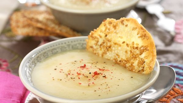 velouté-de-panais-et-tuile-au-sésame